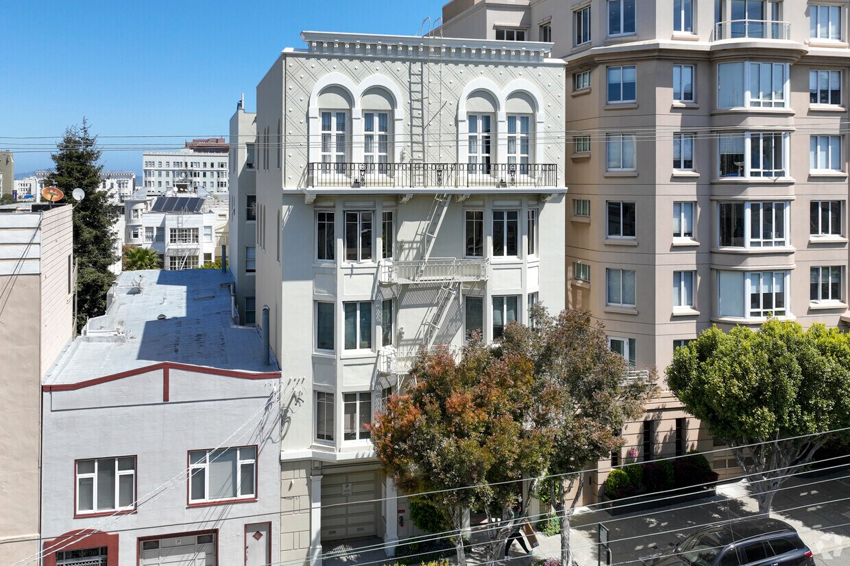 Primary Photo - 1450 Green St