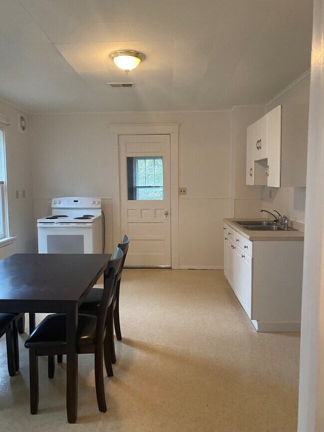 Kitchen - 3006 Cherry St