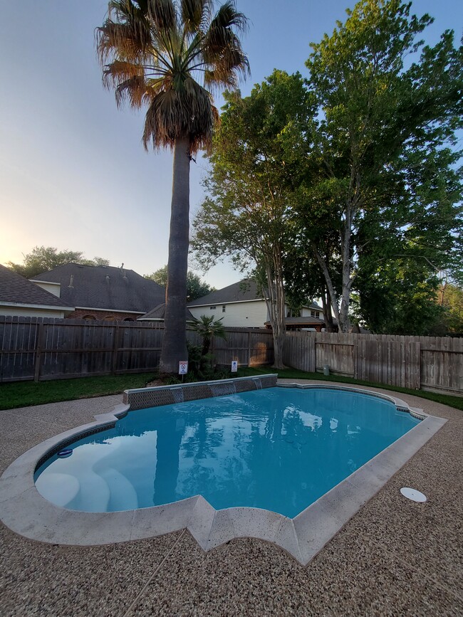 Summer Oasis - 10611 S Belmont Ct