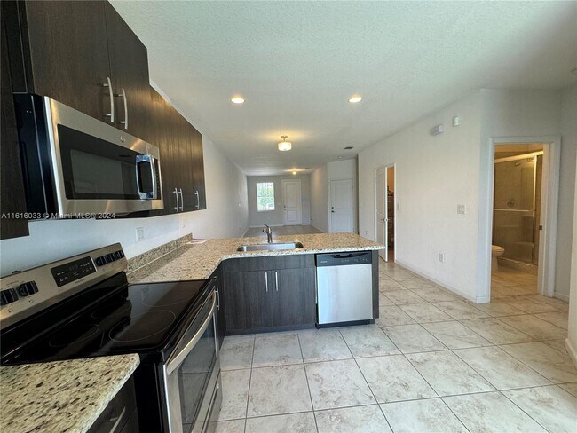 Foto del edificio - 2412 SE 15th St