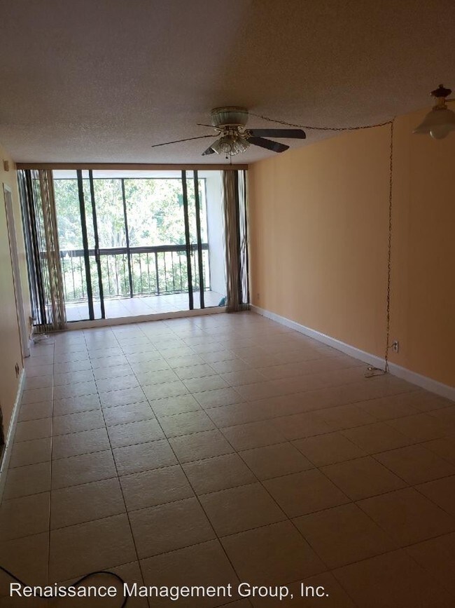 Foto del edificio - 8415 Forest Hills Dr