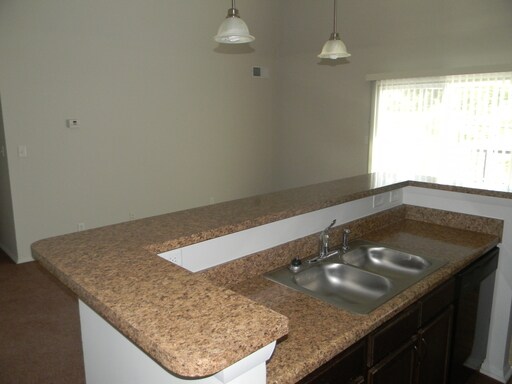 Building Photo - 444 Shamrock Ct