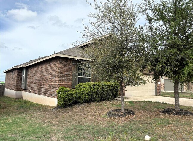 Building Photo - 1529 Ida Nell Pearson St