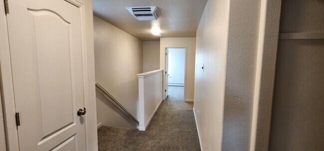 Foto del edificio - 3135 Perkins Dr