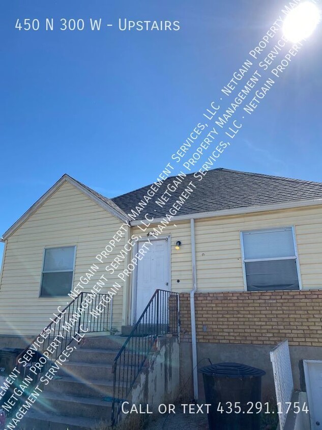 Foto principal - Pet Friendly 2 Bedroom 1 Bath apartment