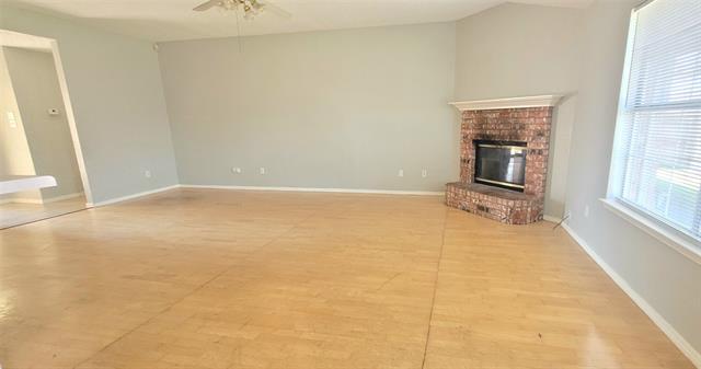 Foto del edificio - 865 W Lynn Creek Dr