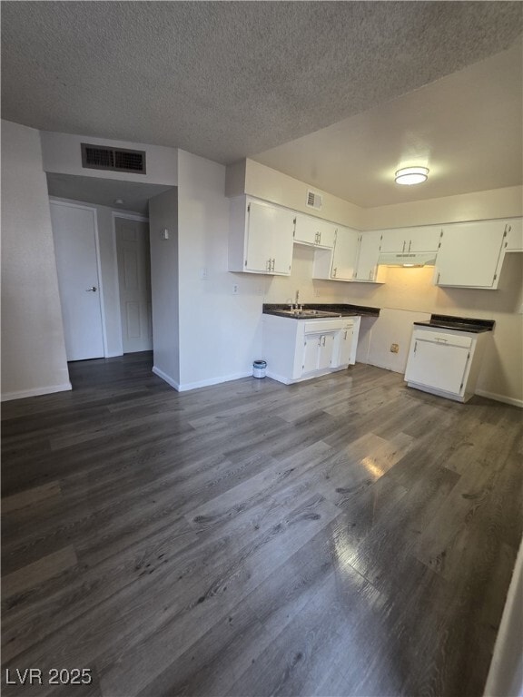 Building Photo - 1075 E Desert Inn Rd
