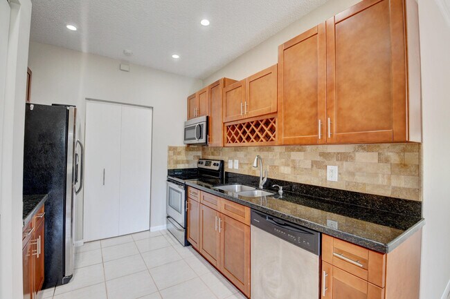 Building Photo - 9757 Kamena Cir