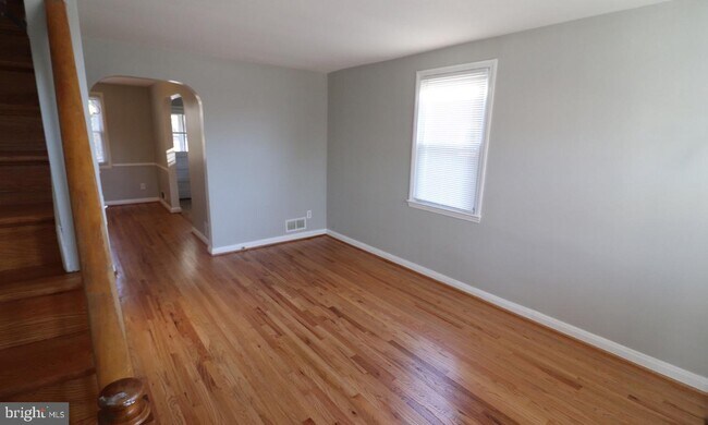 Building Photo - 5609 Pioneer Dr