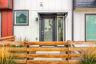 Building Photo - 1018 Depew St