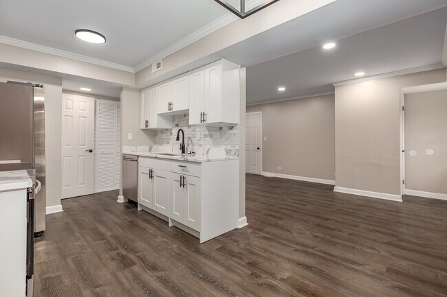 Building Photo - 2212 Cardinal Ct