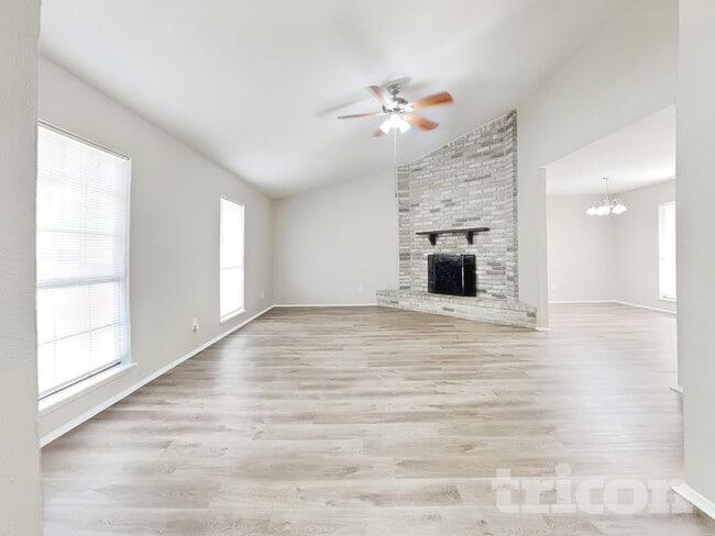 Building Photo - 2806 Quail Run Dr