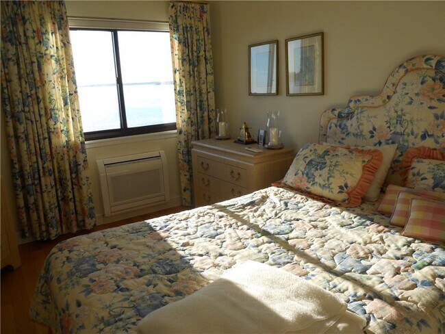 Foto del edificio - 1412 CAPELLA SOUTH Row