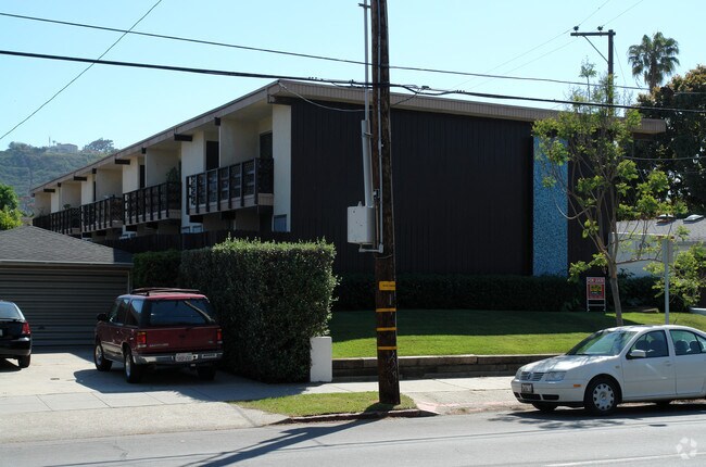 Foto del edificio - Holiday Plaza Apartments