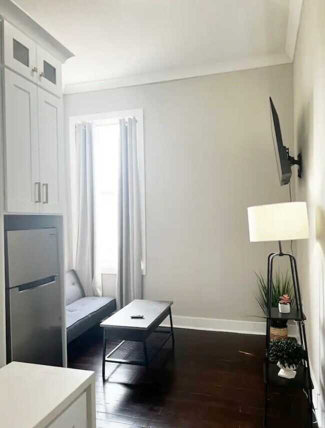 Foto del edificio - 107 Magnolia Ave