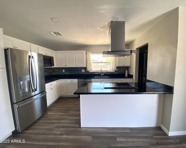 Foto del edificio - 4627 W Rose Ln