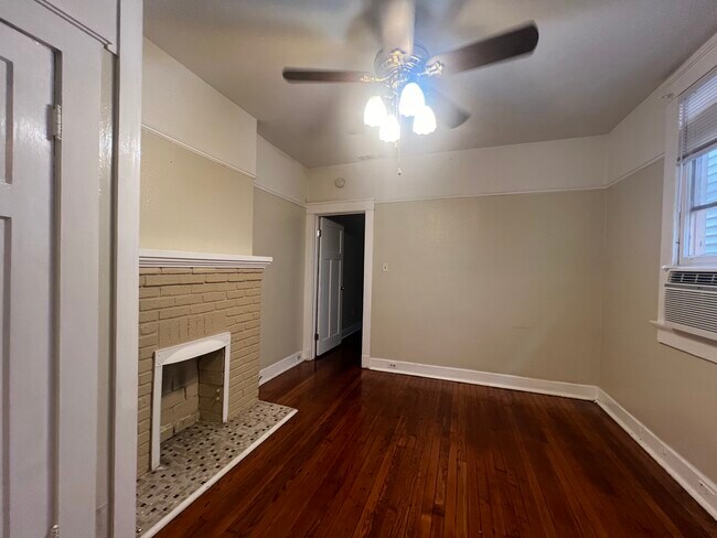 Dining room & fireplace 11'x13' - 2426 Lapeyrouse St