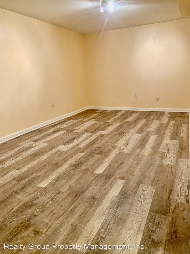 Building Photo - 3 br, 2.5 bath House - 16 BRIAN CT