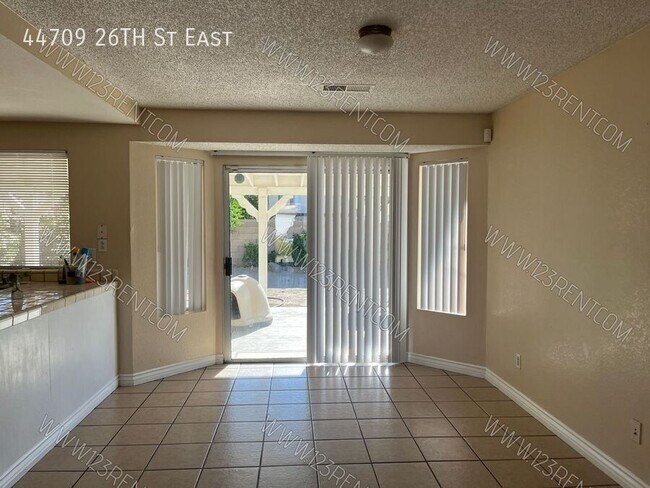 Foto del edificio - 44709 26th St E