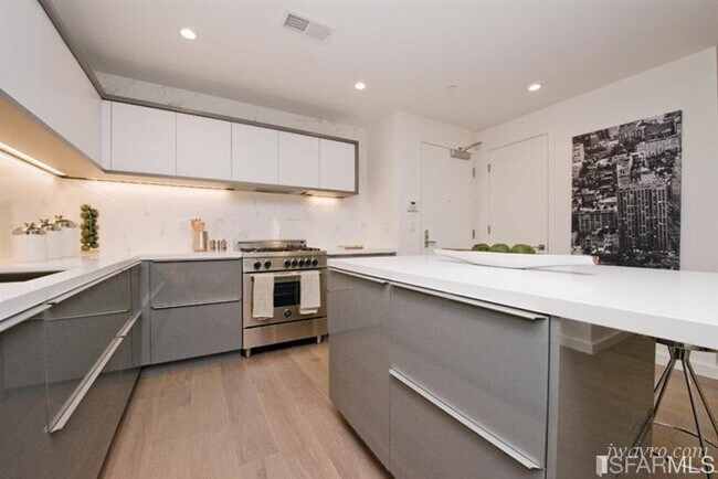Building Photo - 2421 16th St