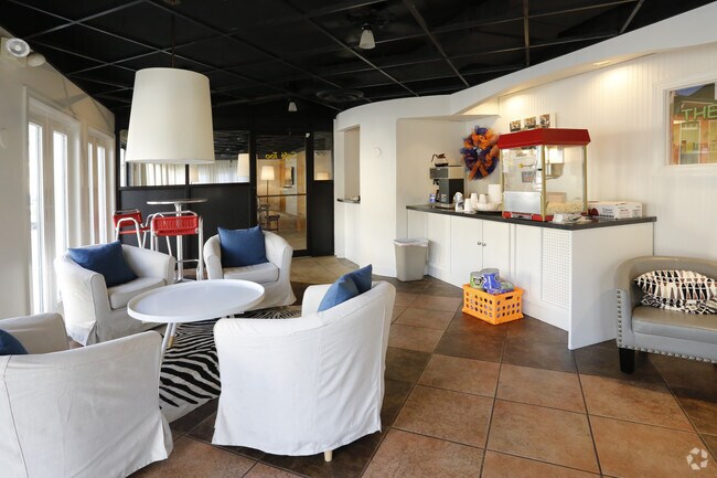 Café Lounge - The French Quarter