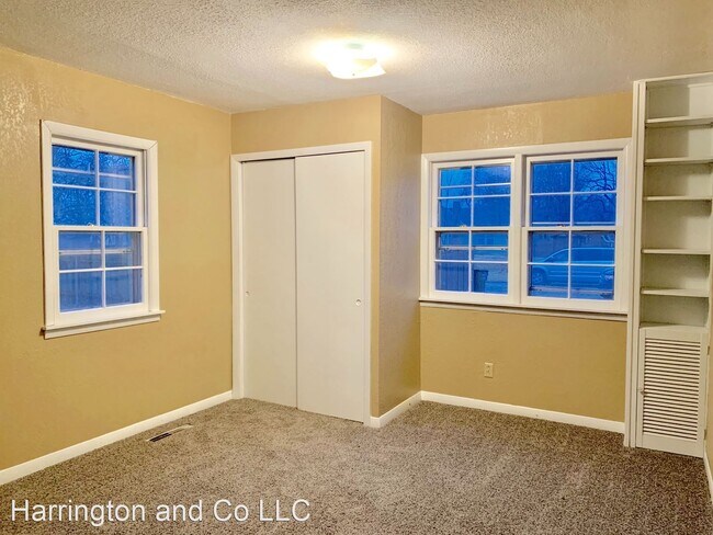 Building Photo - 3 br, 1 bath House - 320 E 5th Street