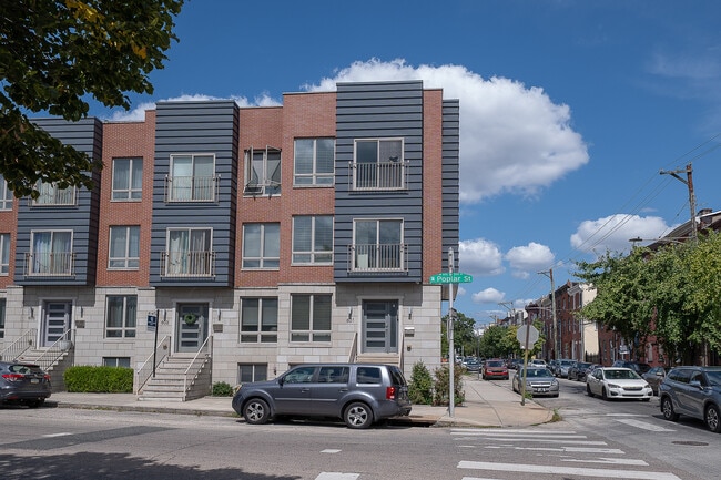 Building Photo - 601 Poplar St