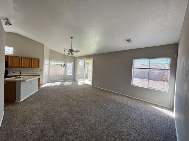 Building Photo - 8976 N Upper Bluffs Dr