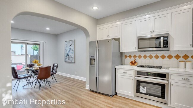 Building Photo - 3 br, 2 bath House - 1429 Dahlia Loop
