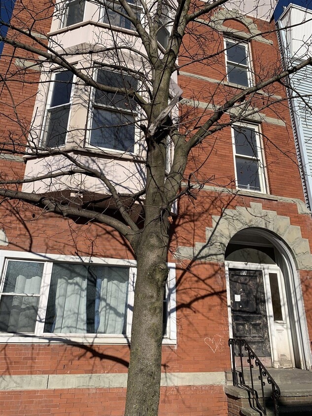 Primary Photo - 167 4th St