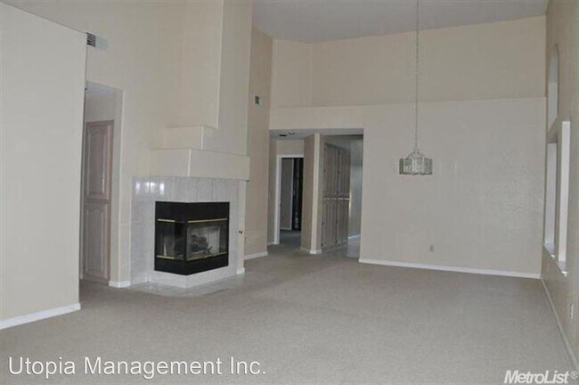 Building Photo - 3 br, 2 bath House - 5050 Felicia Way