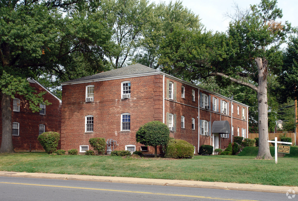 Primary Photo - Westover Apartments