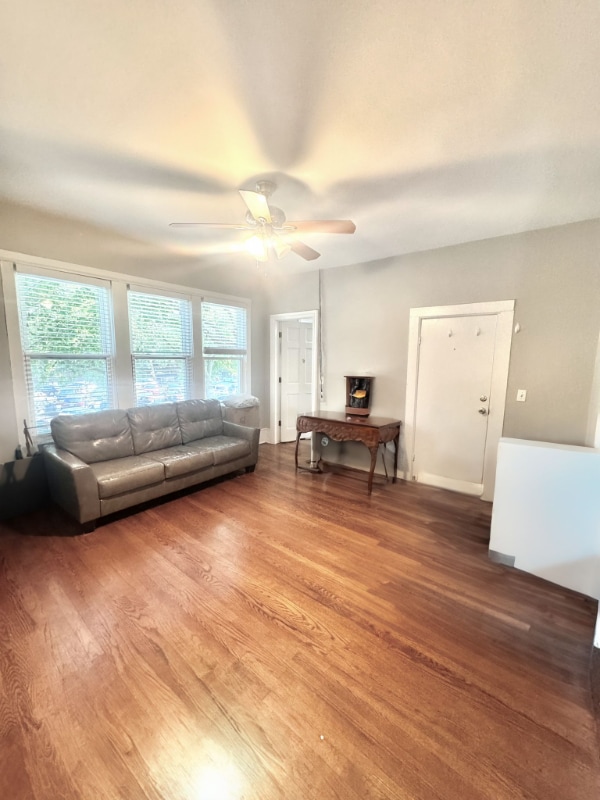 Primary Photo - 1448 W Fillmore St