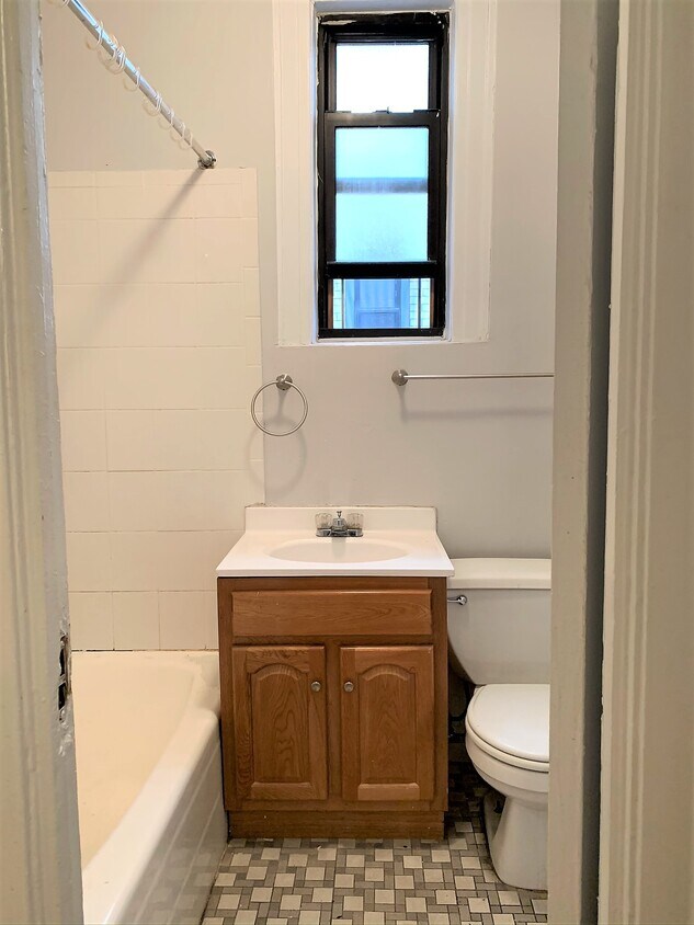 Foto principal - 30-90 33rd St