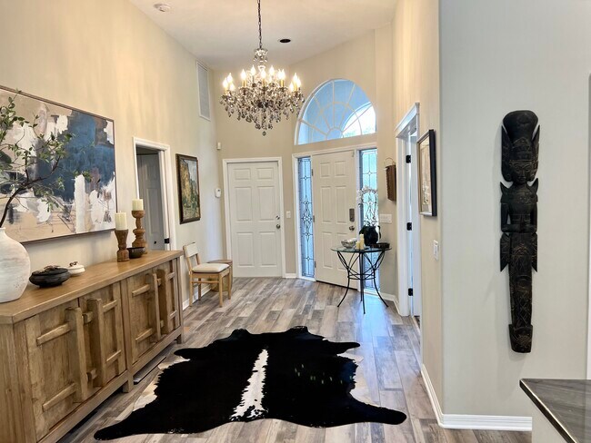 Foyer - 8005 Bobcat Cir