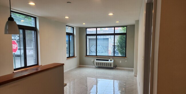 Foto del edificio - 2716 18th St