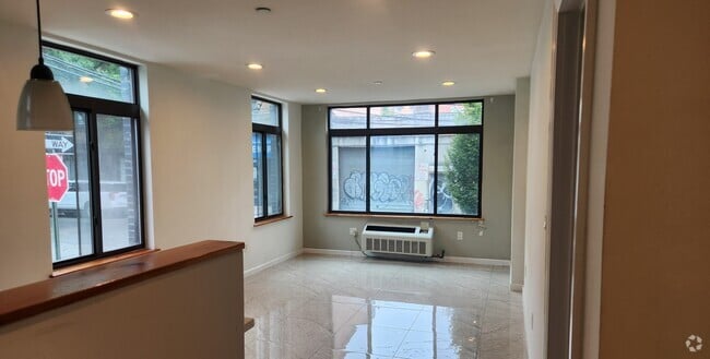Building Photo - 2716 18th St