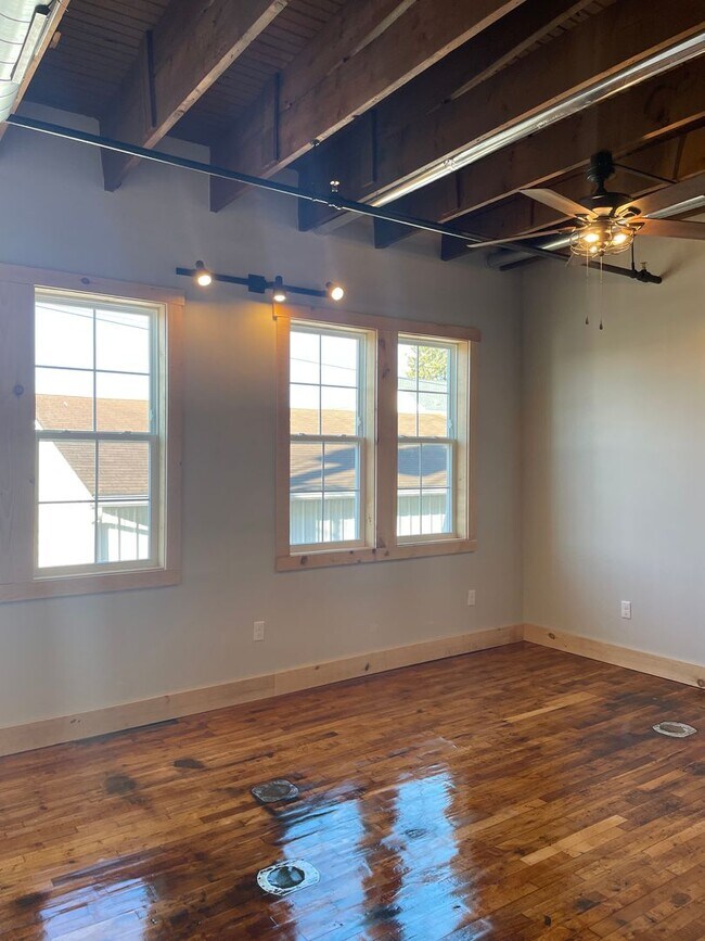 Foto del edificio - 2 bedroom/1 bathroom NEW apartment in McSherrystown, PA