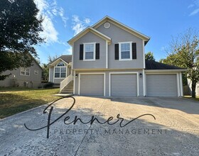 Building Photo - 2207 Cherokee Dr