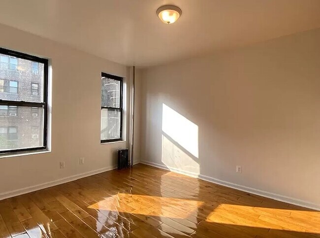 Building Photo - 853 Riverside Drive