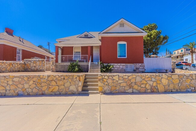 Building Photo - 1127 N El Paso St