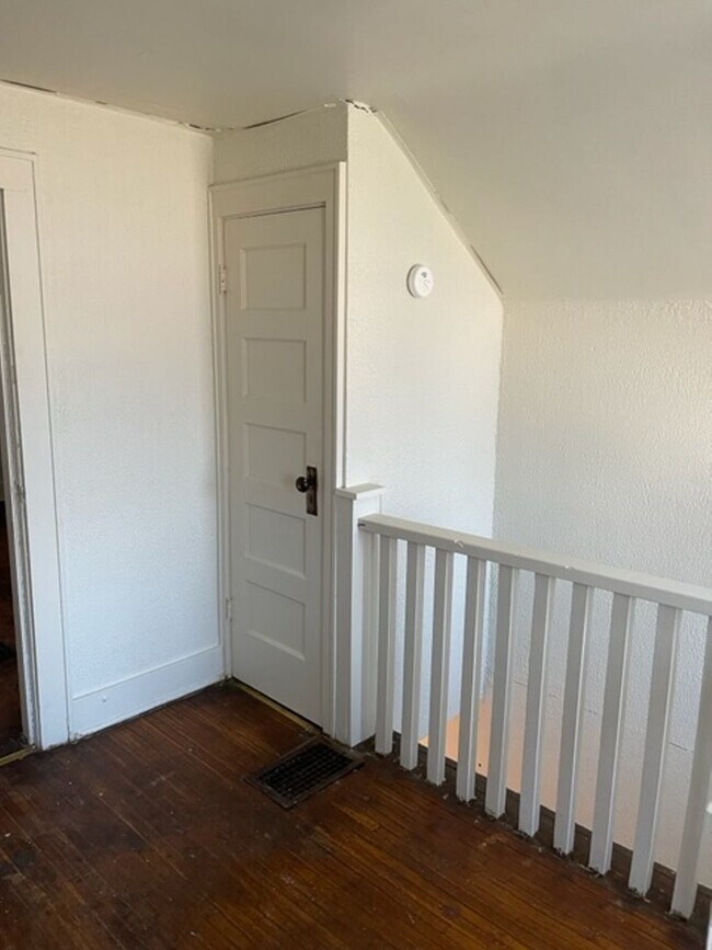 Foto del edificio - 2+ BEDROOM  1 BATHROOM HOUSE