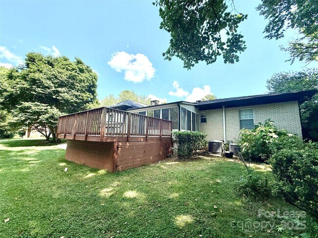 Building Photo - 4371 La Brea Dr