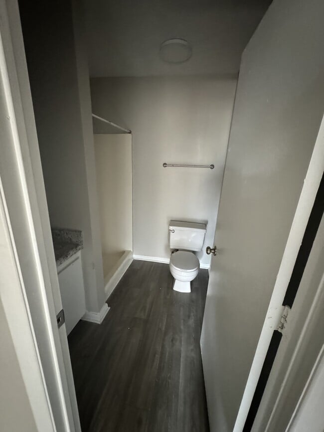 Foto del edificio - 835 Applewood Ln