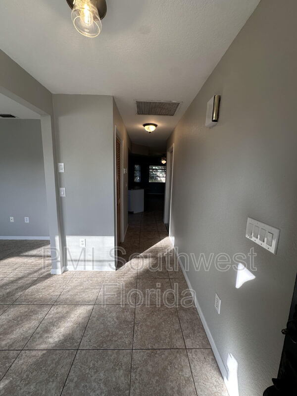 Building Photo - 748 Forest Hill Ln