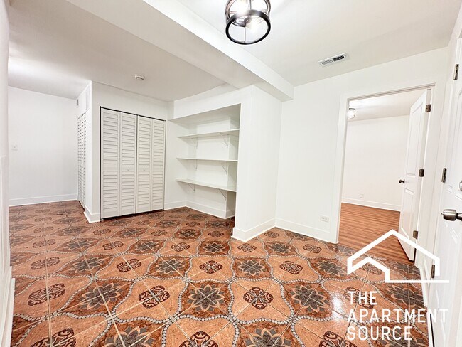 Foto del edificio - 3919 W Potomac Ave
