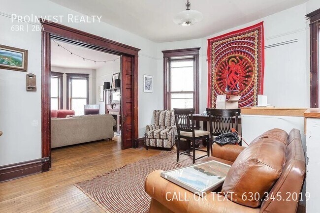 Building Photo - Available July 1st! Sprawling bright and s...