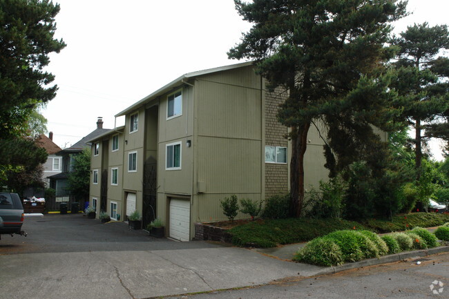 Foto del edificio - Curry Court Apartments