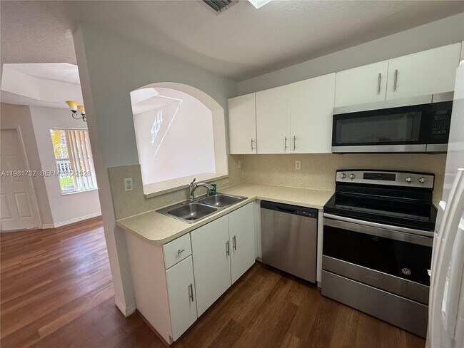 Foto del edificio - 764 SW 106th Ave