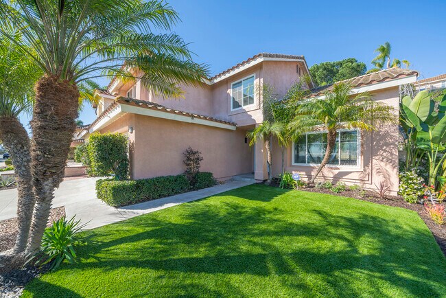 Front of house has large open area. - 41 Ridgecrest